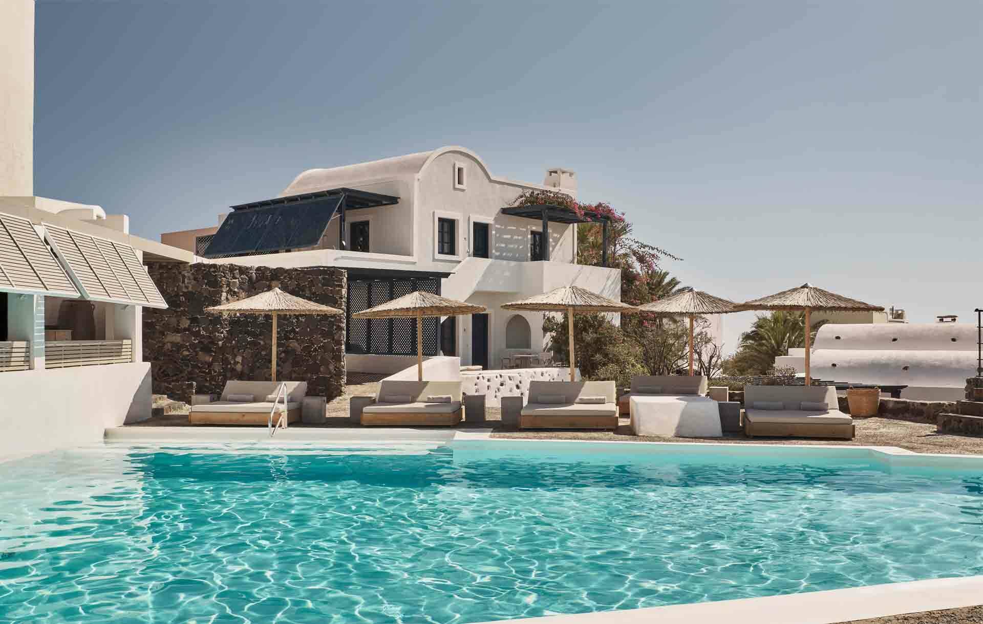 Sejour Sur Mesure De Luxe A Santorin Au Vedema Resort Hotel Dans Les Cyclades Privileges Voyages