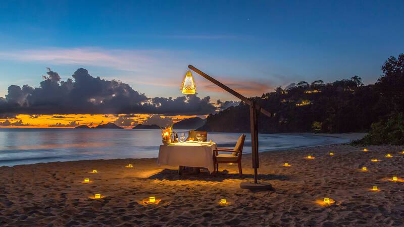 Anantara Maia Seychelles Villa diner plage