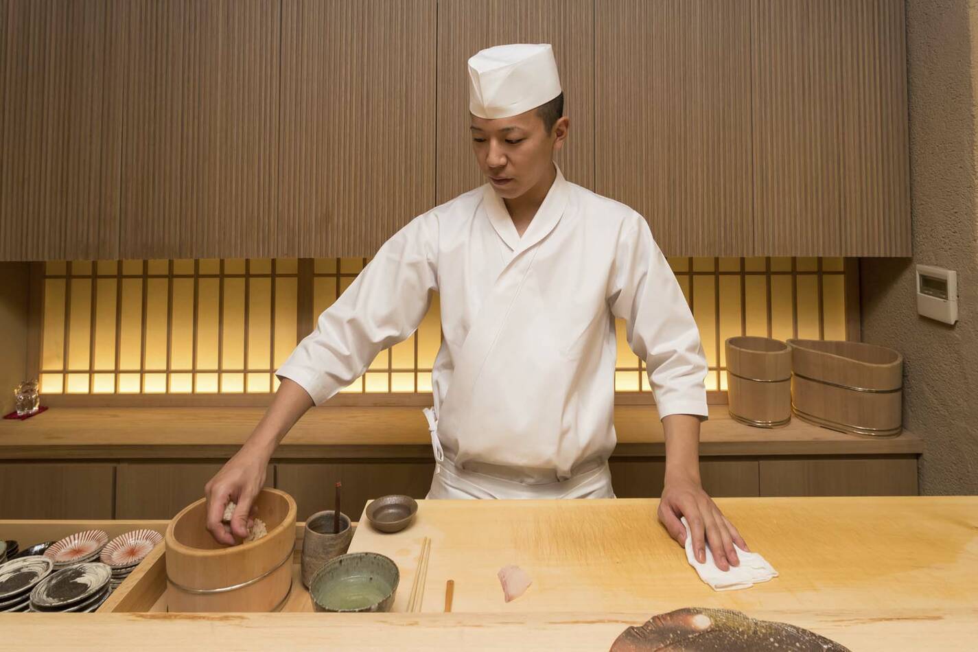 un cours de cuisine avec un maître Sushi