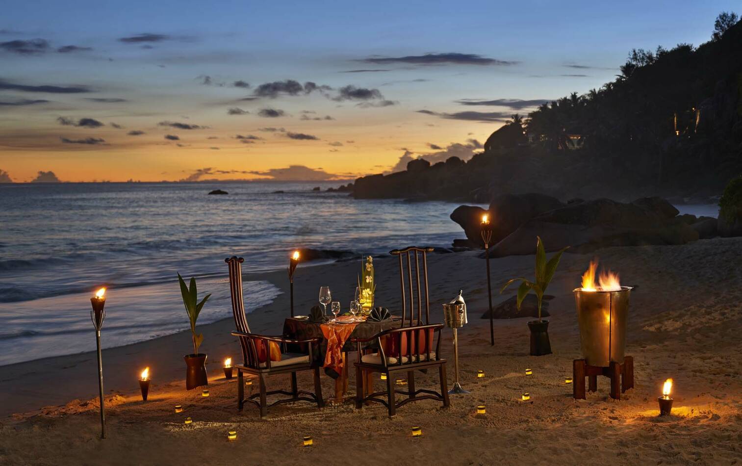 Banyan Tree Seychelles romantic beach dinner