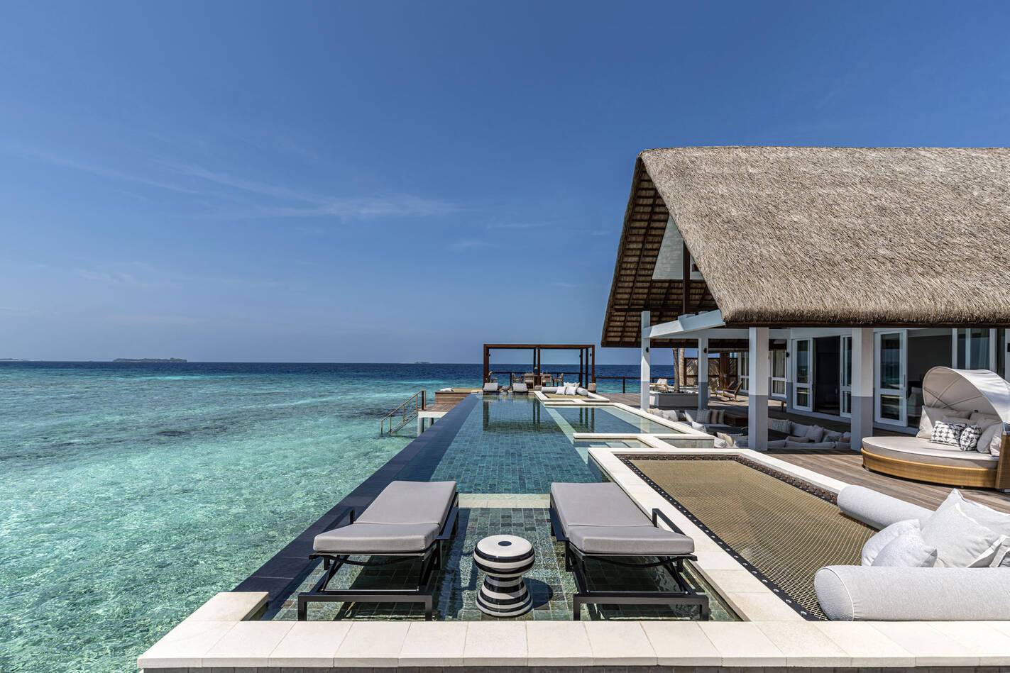 Four Seasons Landaa Giraavaru Maldives Water Villas Piscine