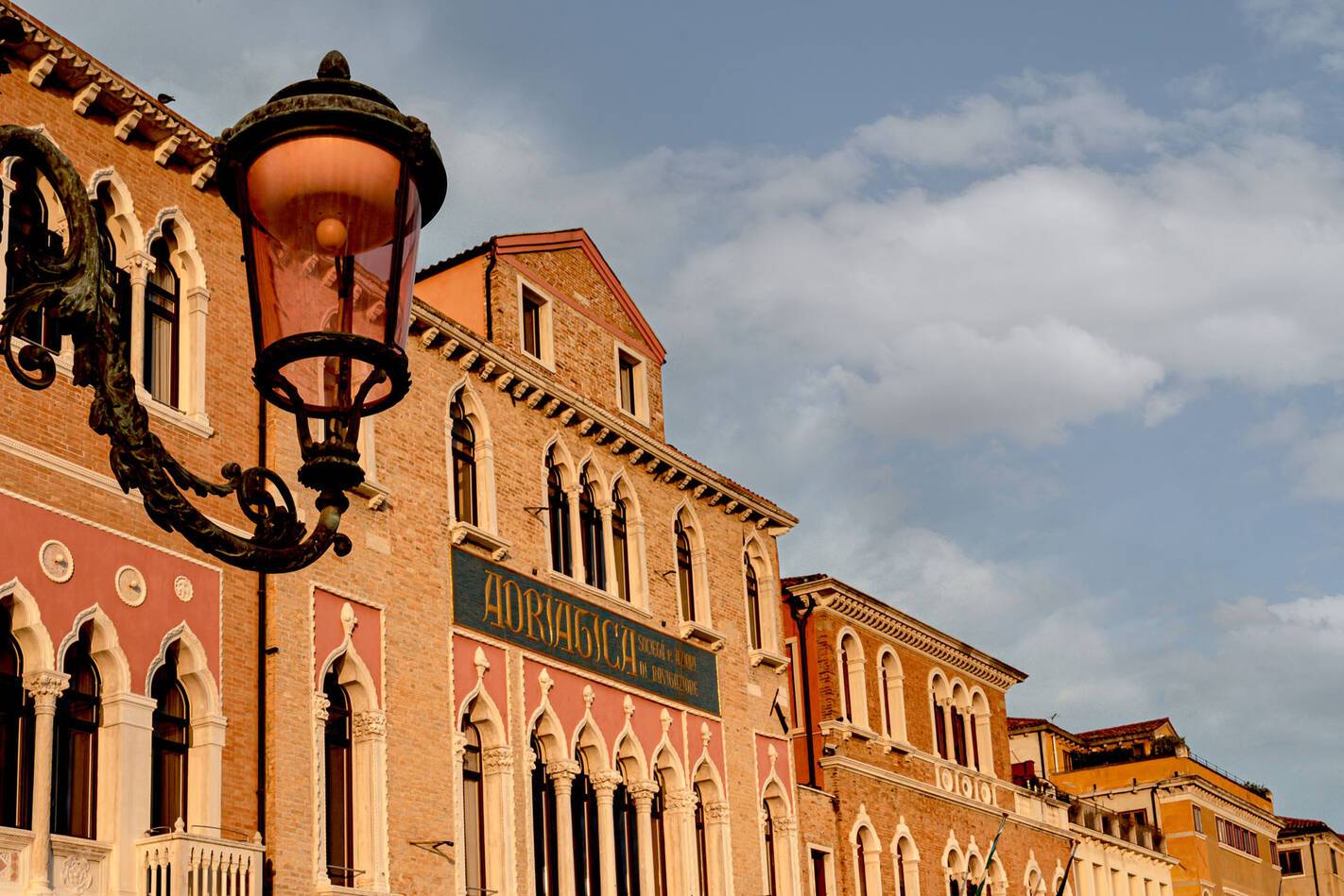Venise il palazzo experimental patrick locqueneux mrtripper facade