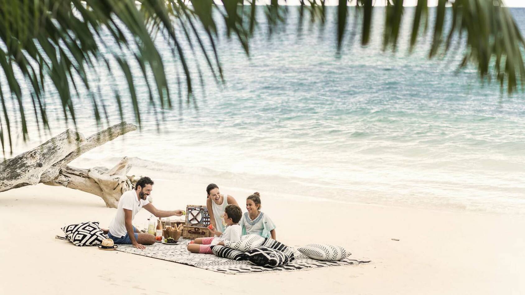 Four Seasons Desroches beach family
