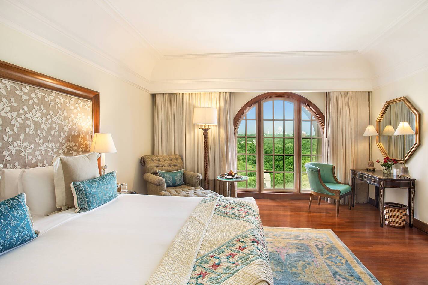 The Oberoi Amarvilas Agra Deluxe Suite