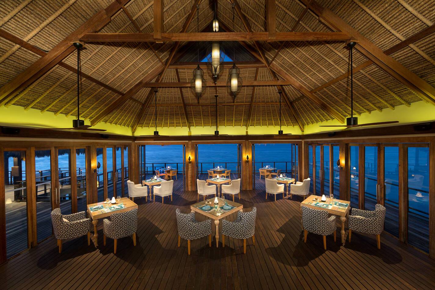 Jumeirah Vittaveli Restaurant Fessele Maldives