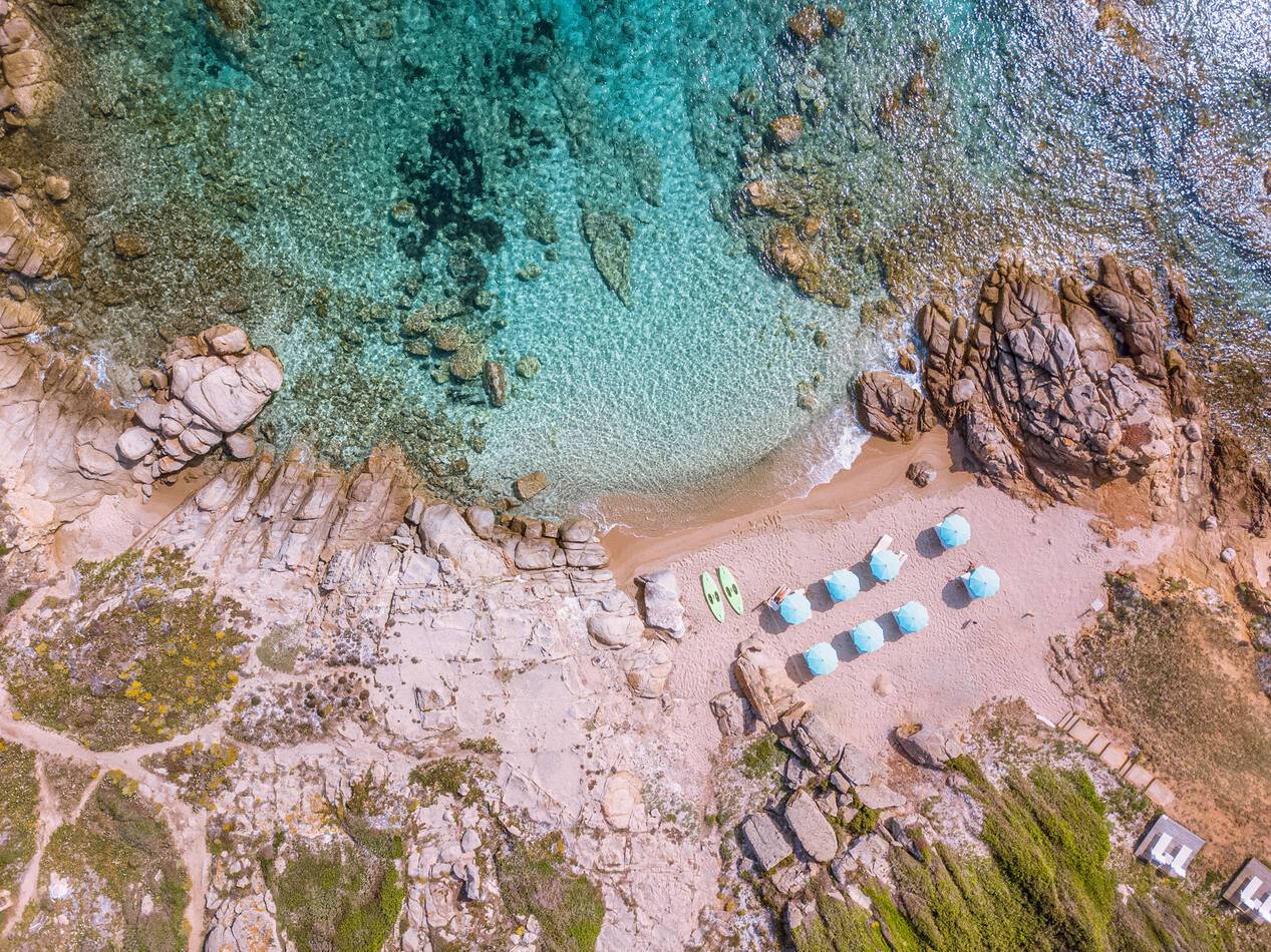 Valle Del Erica Sardaigne spiaggia caletta prima di Licciola zenitale