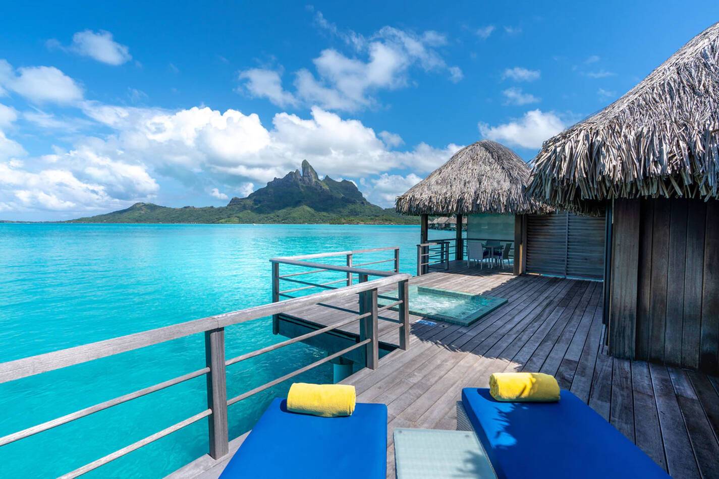 Bora Bora Saint Regis Villas Pilotis Polynesie premier suite villa