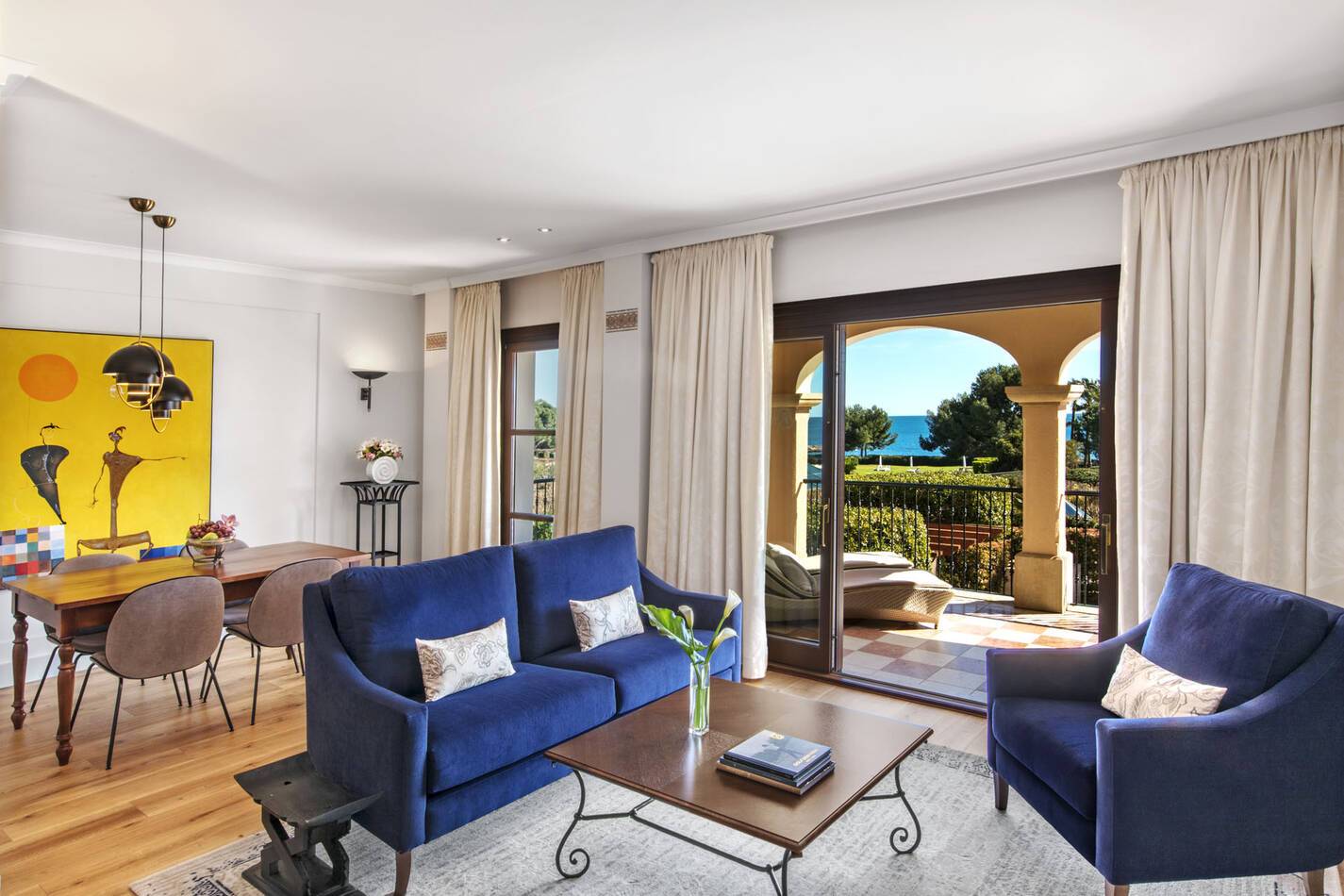 St Regis Mardavall Resort Majorque Ocean One Suite Livingroom