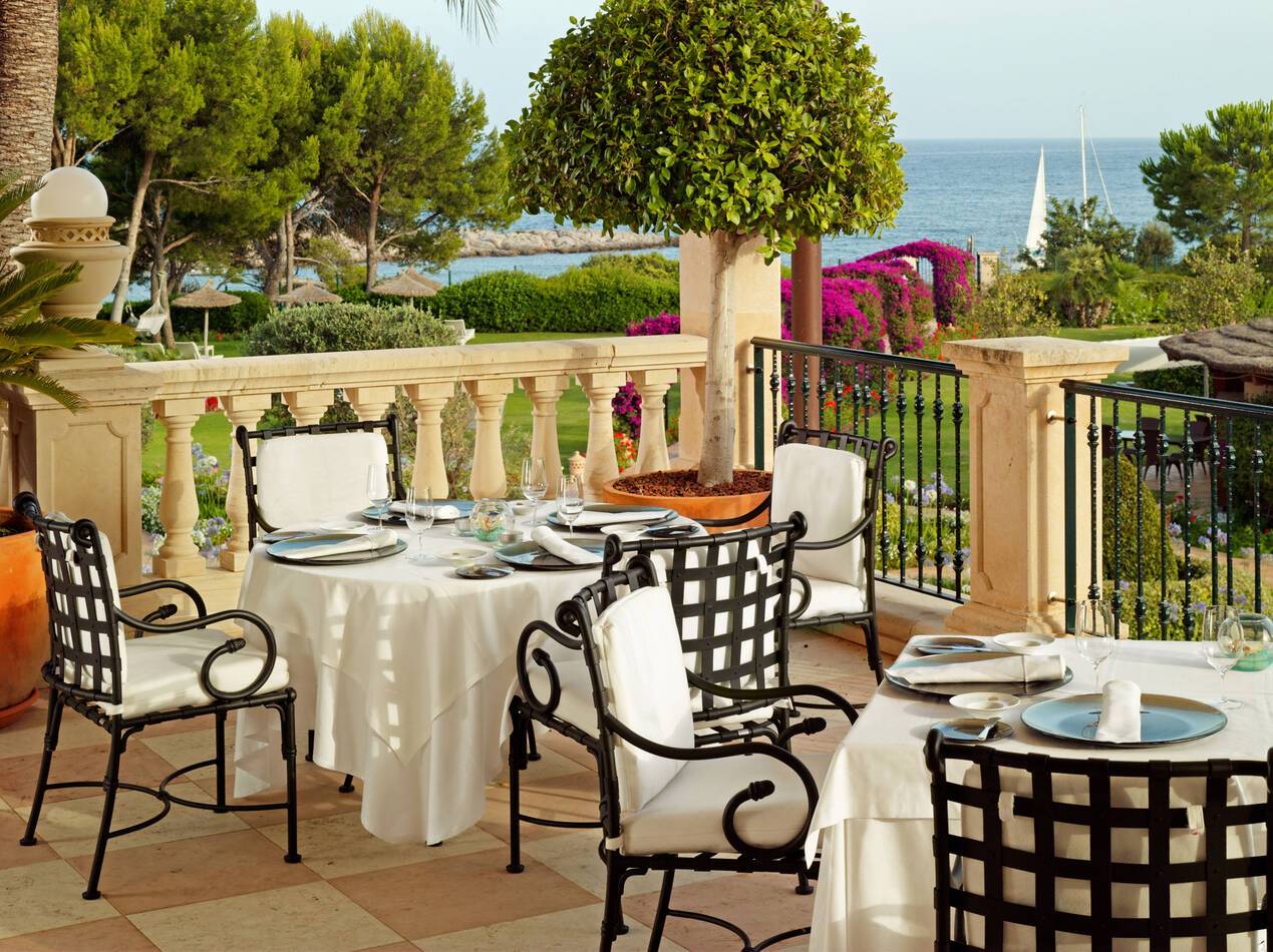 St Regis Mardavall Resort Majorque Restaurant Es Fum Terrasse