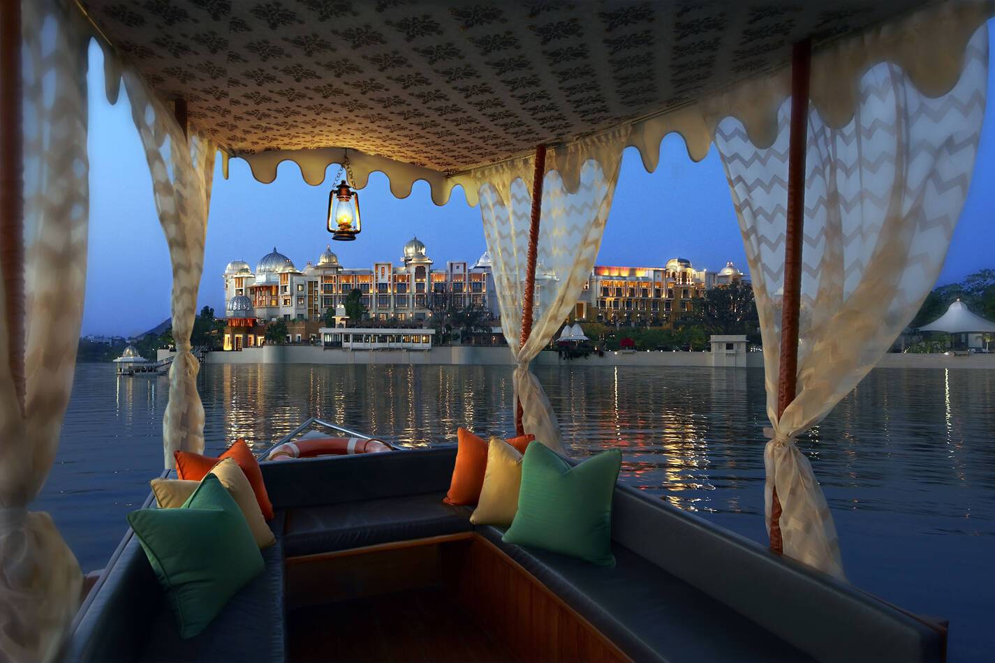 Leela Palace Udaipur Inde Bateau