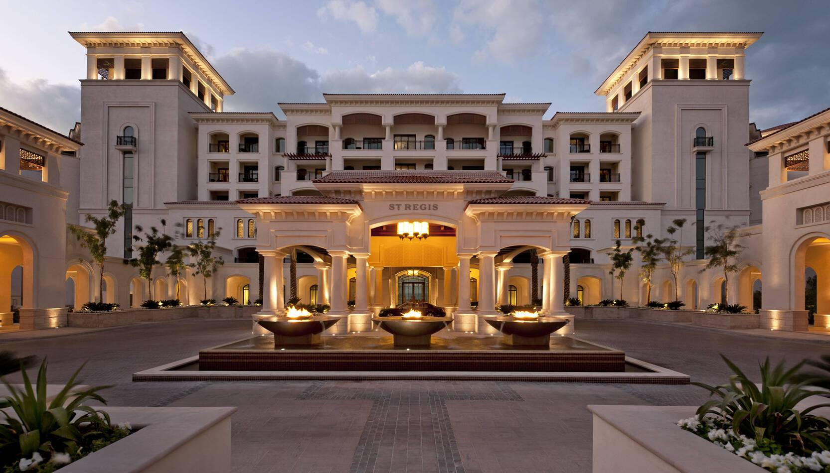 St Regis Saadiyat Island Resort Abu Dhabi Entree
