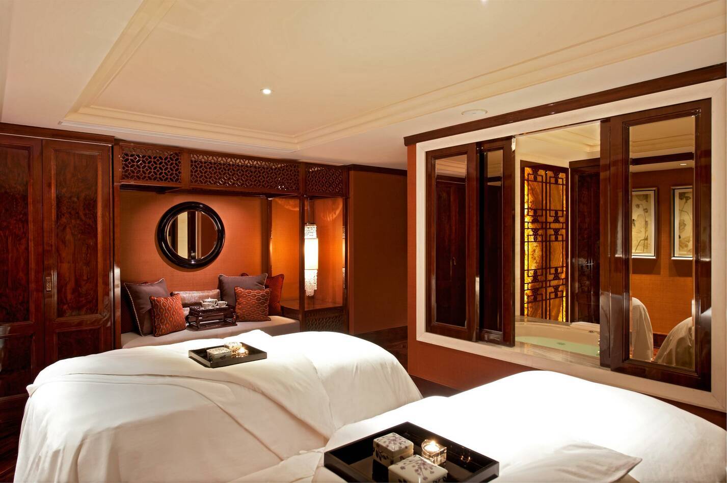 Fairmont Peace Hotel Shanghai spa suite