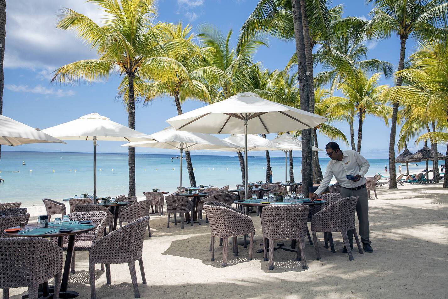 Trou aux Biches Maurice Beachcomber Resorts Hotels restuarant plage