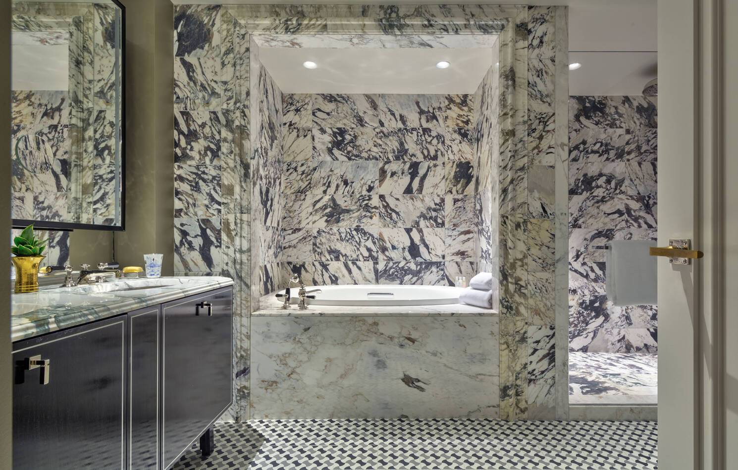 Carlyle Rosewood New York Premier Suite Bathroom