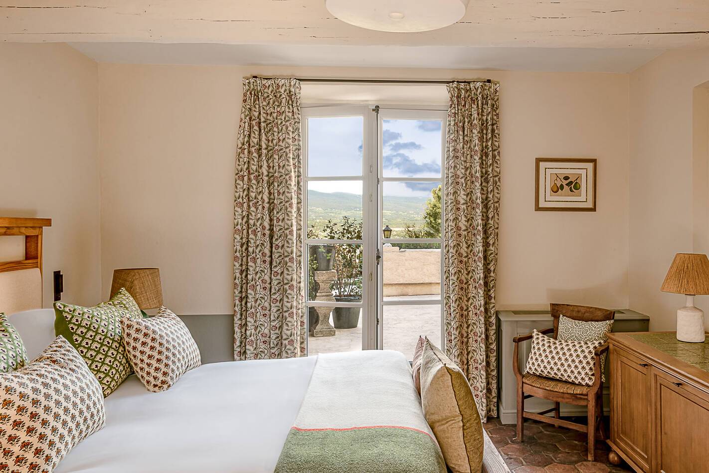 Crillon le Brave Provence Room Mont Ventoux view Mr Tripper 2020