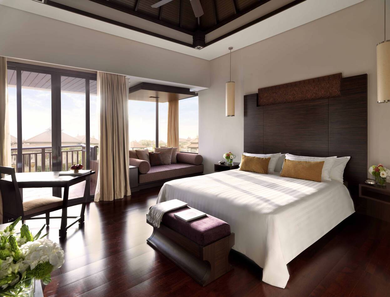 Anantara The Palm Dubai Resort Deluxe Lagoon View Room Bedroom