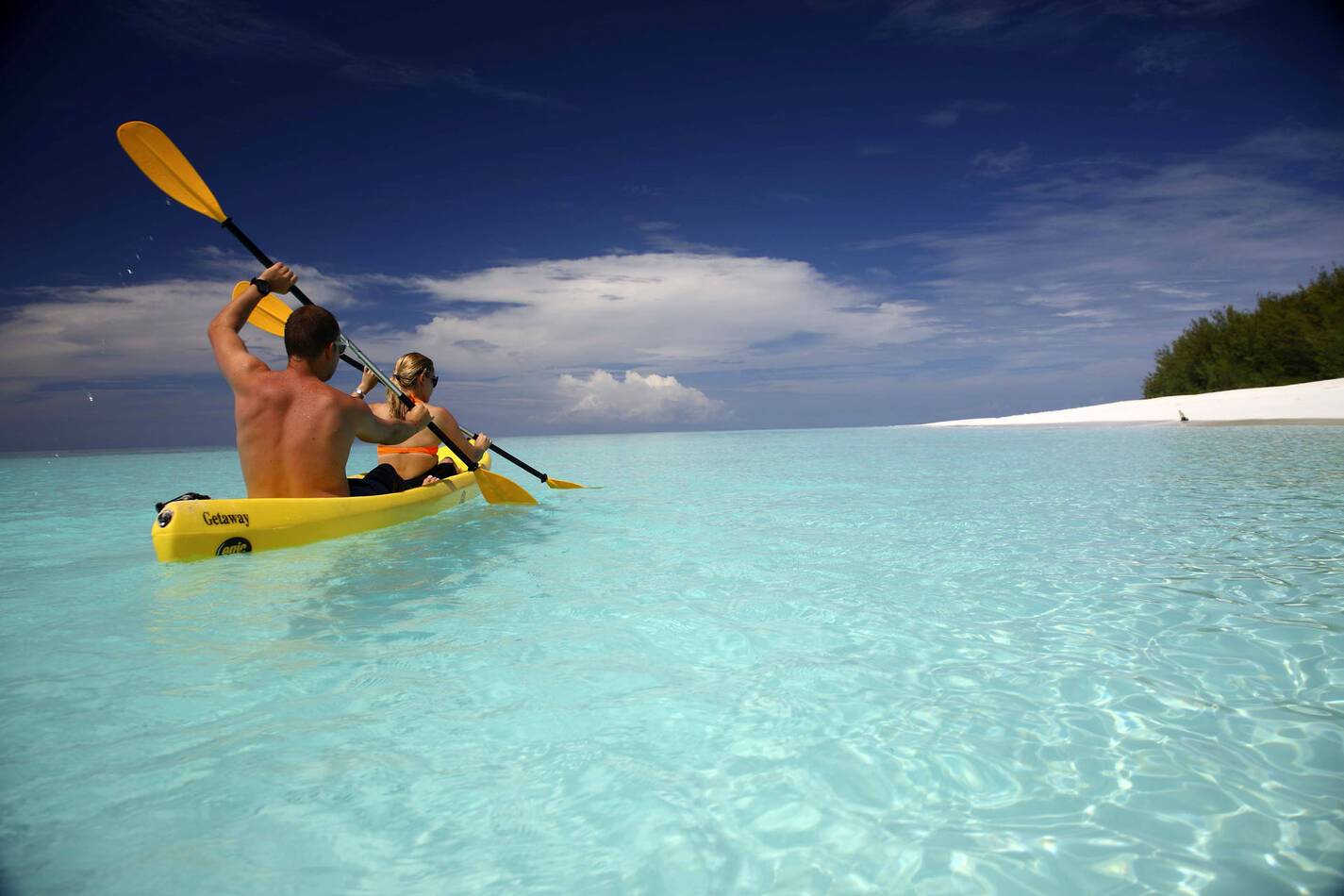 AndBeyond Mnemba Island Zanzibar banda Kayaking