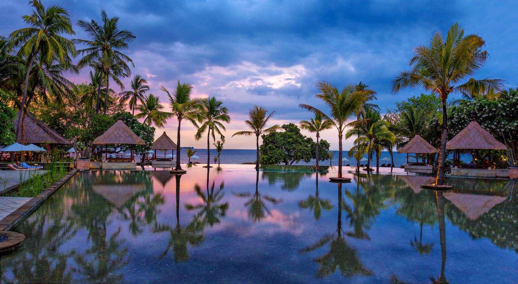 Lombok Oberoi Infinity Pool Sunset