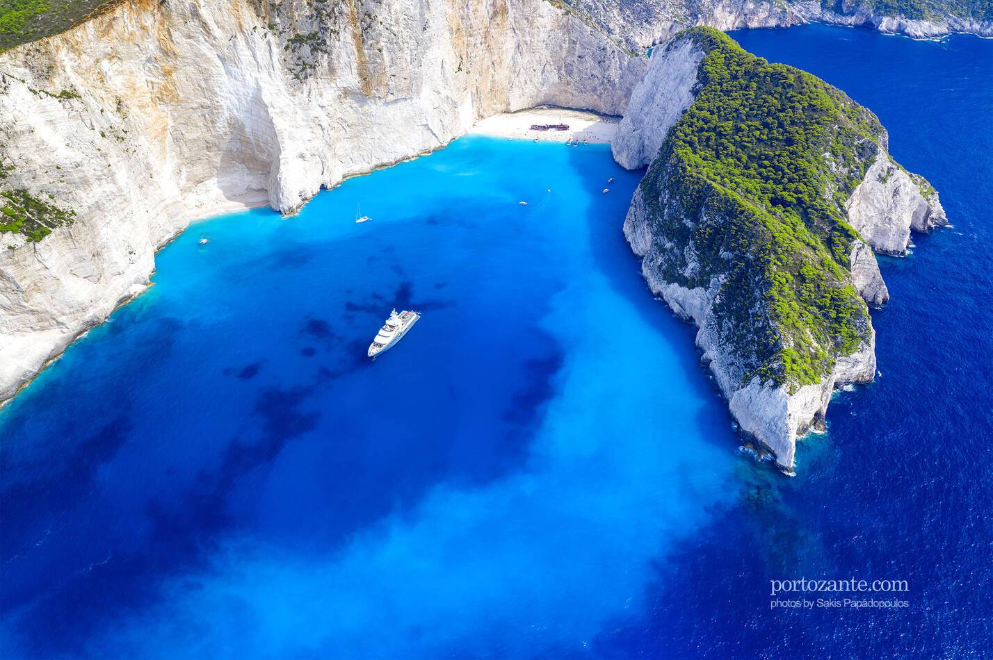 06 Porto Zante Grece Shipwreck beach Navagio