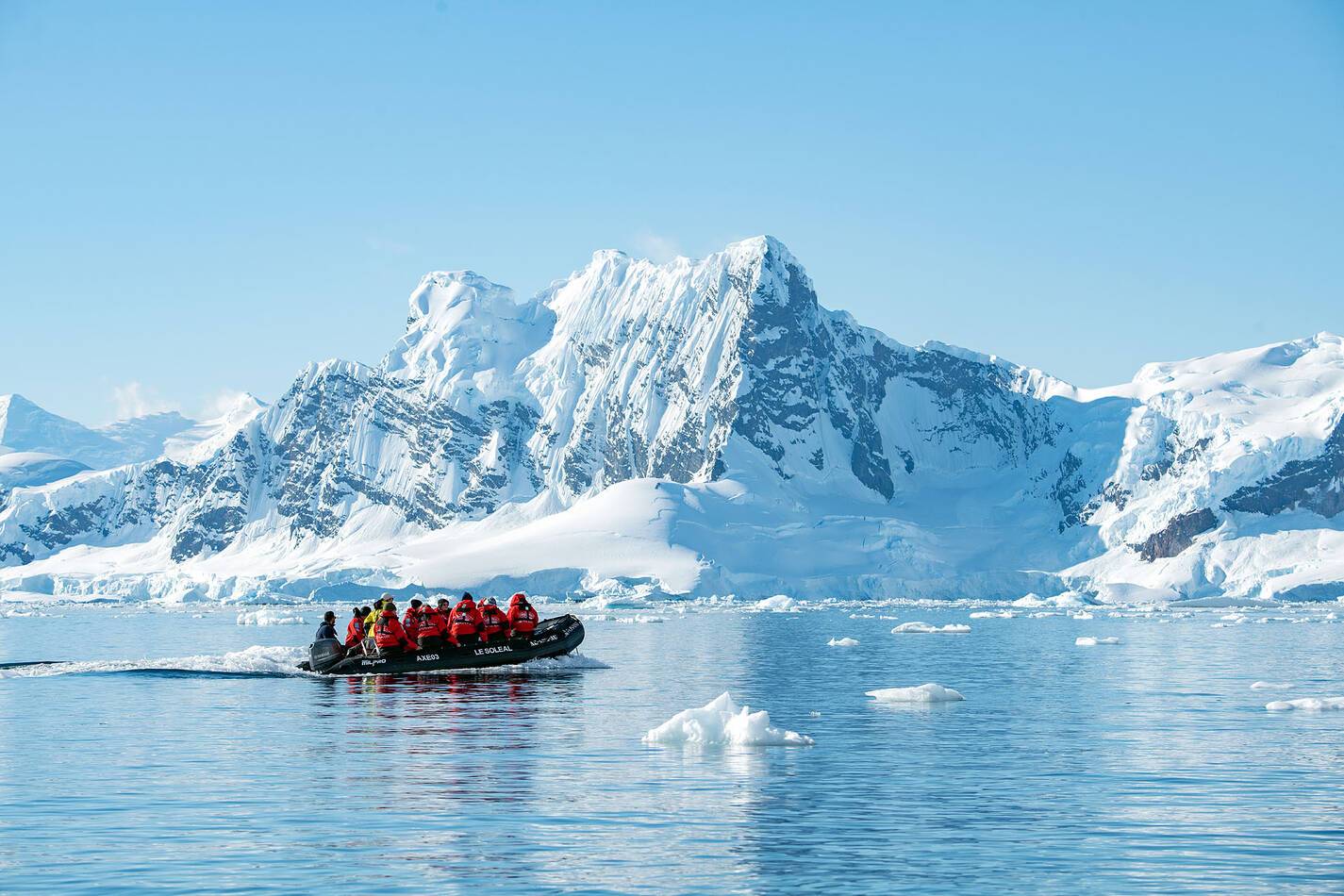 Ponant Sistership Paradise Bay Antarctique Olivier Blaud