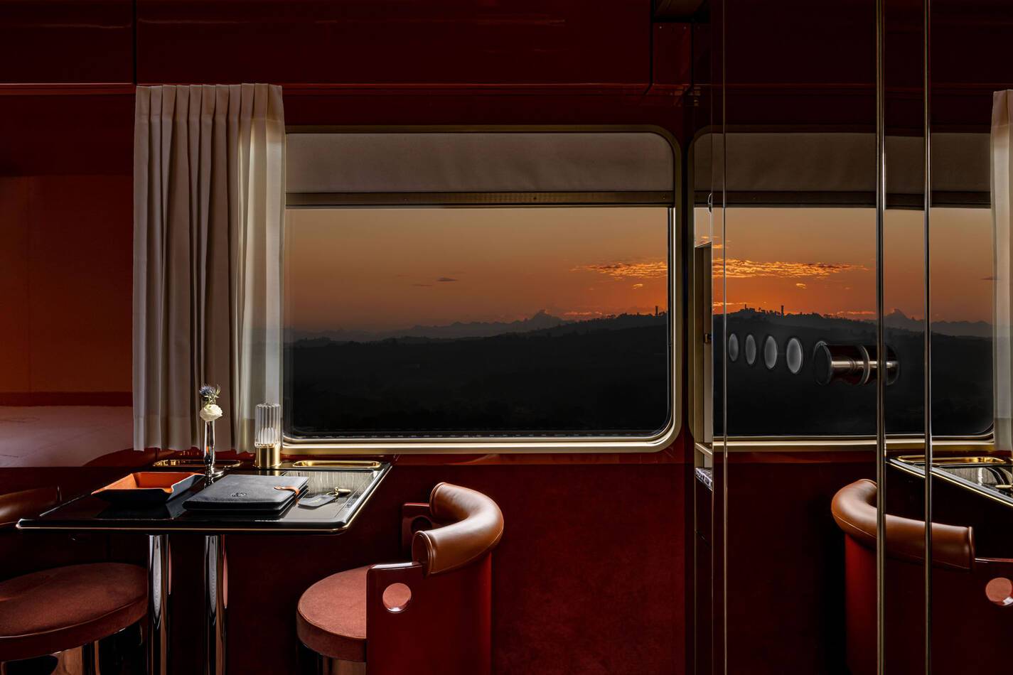 Train Dolce Vita Orient Express mrtripper Coucher Soleil