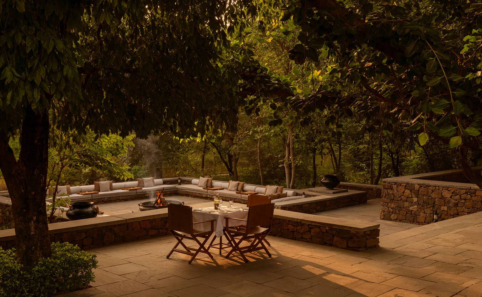 Aman i Khas Inde Firepit Terrace