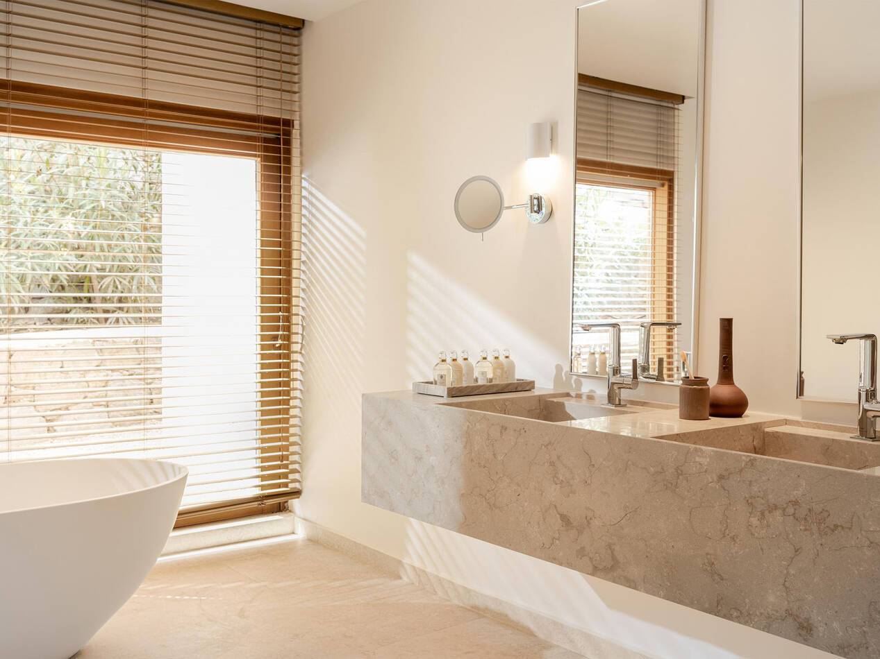 Cape Sounio Riviera Athenes Grece bathroom temple villa