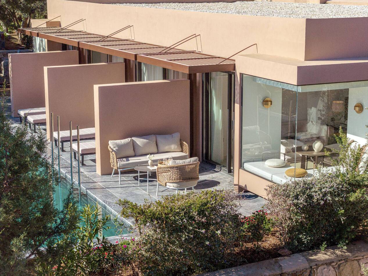 Cape Sounio Riviera Athenes Grece room example swim up deluxe bungalow