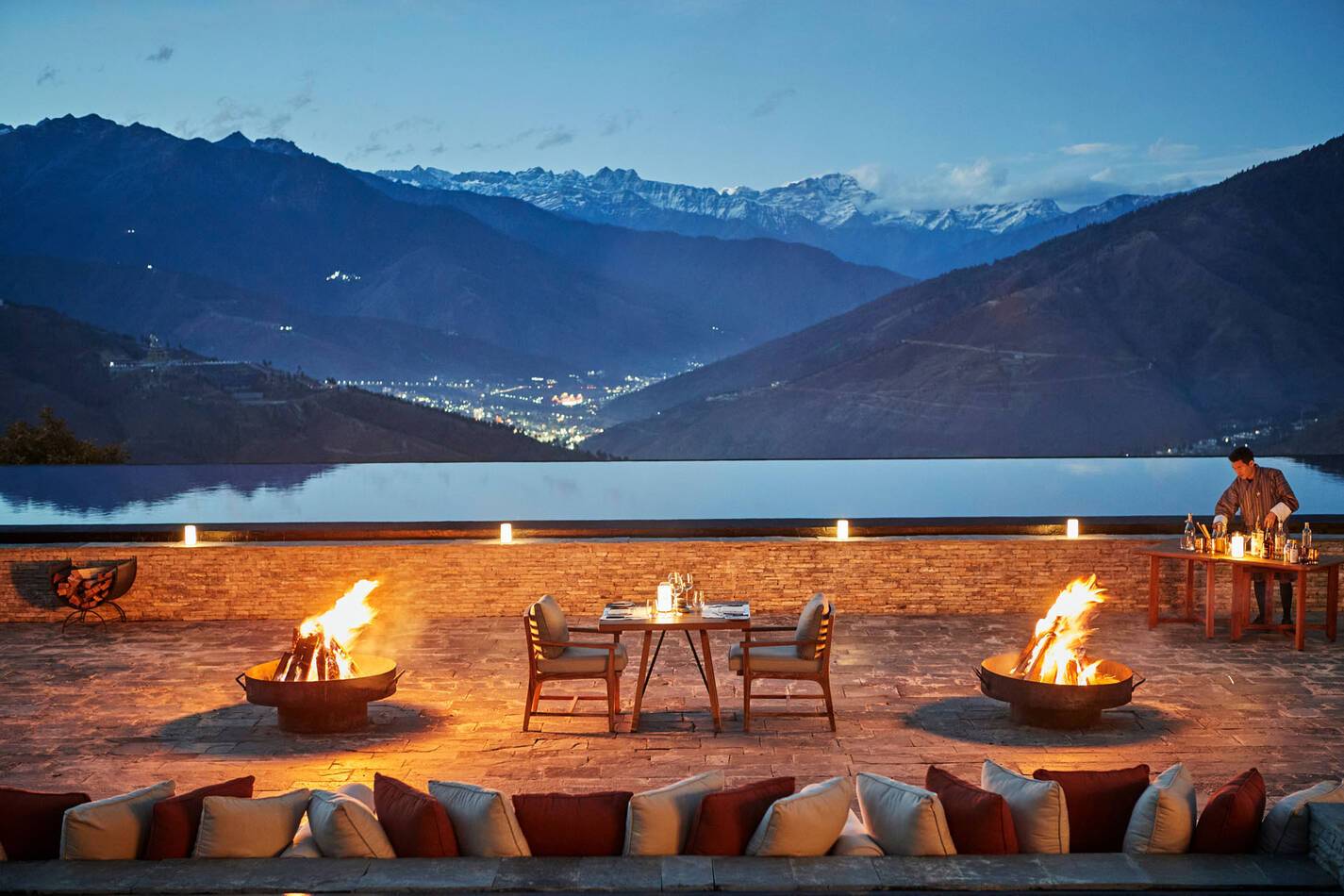 Six Senses Thimphu Bhoutan Courtyard dinner setup