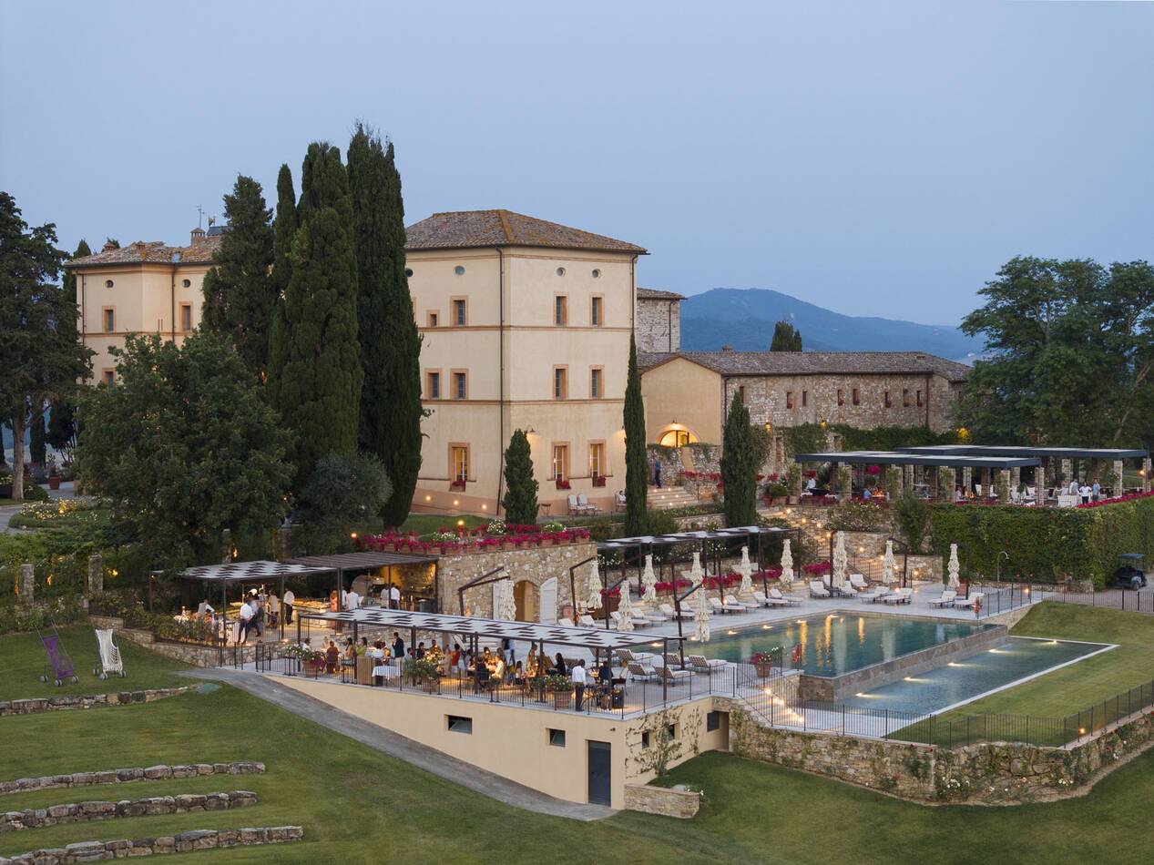 Castello di Casole Belmond Toscane Batisse